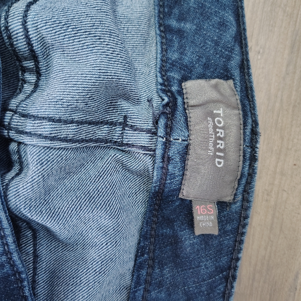 Torrid Womens Size 16S Straight Leg Stretch Blue Jeans Plus - Picture 4 of 8
